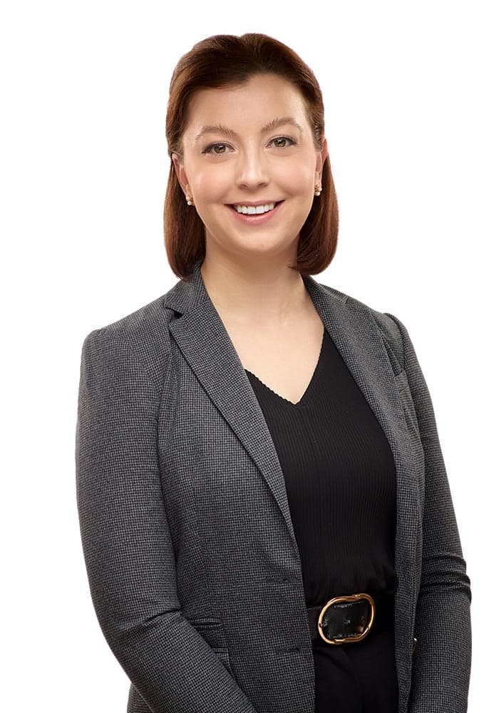 headshot of Kimberly Lennon
